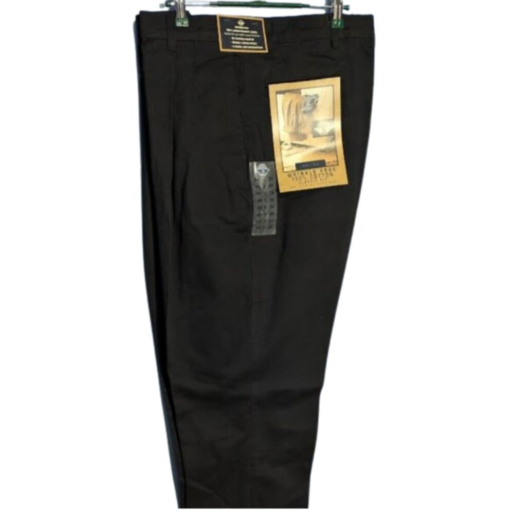 DOCKERS Classic Fit Pleated Men's Black Size 44-34 NWT